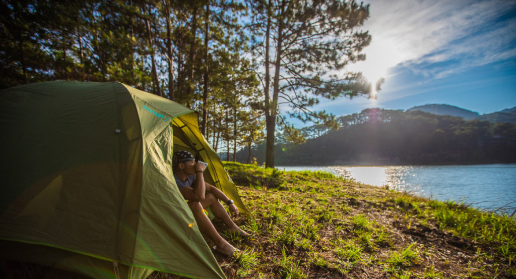 Cắm trại qua đêm tại hồ Tuyền Lâm